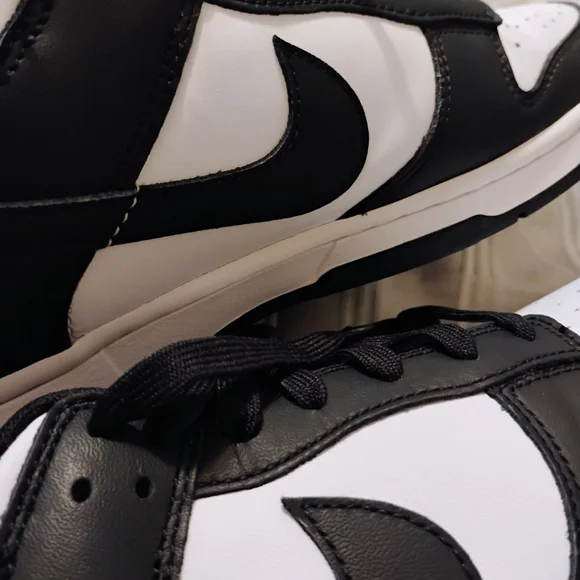 Hot🔥Men Nike Panda Dunk Low Super Clean - Picture 5 of 8